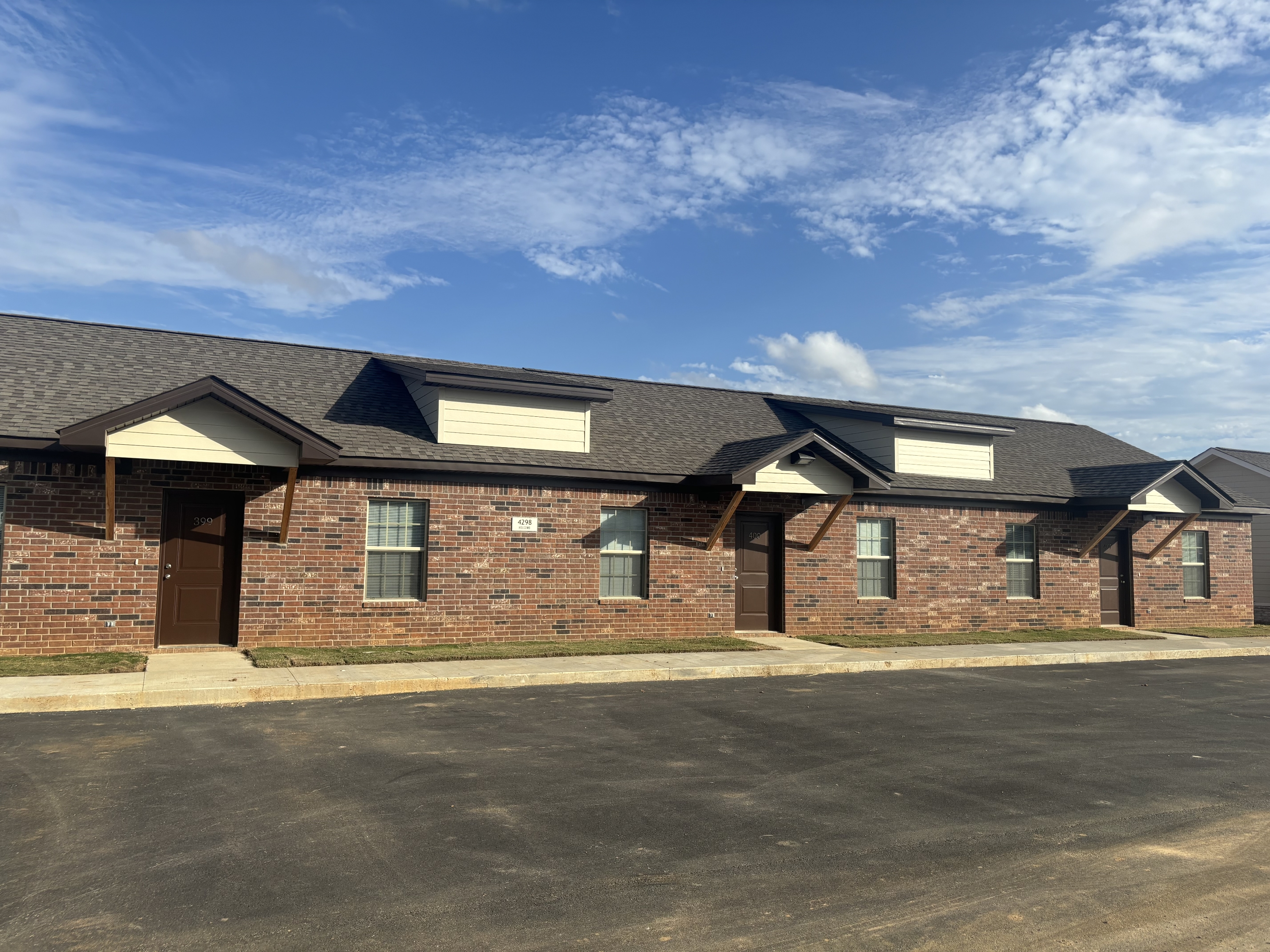 4301 Holcomb Dr - 391