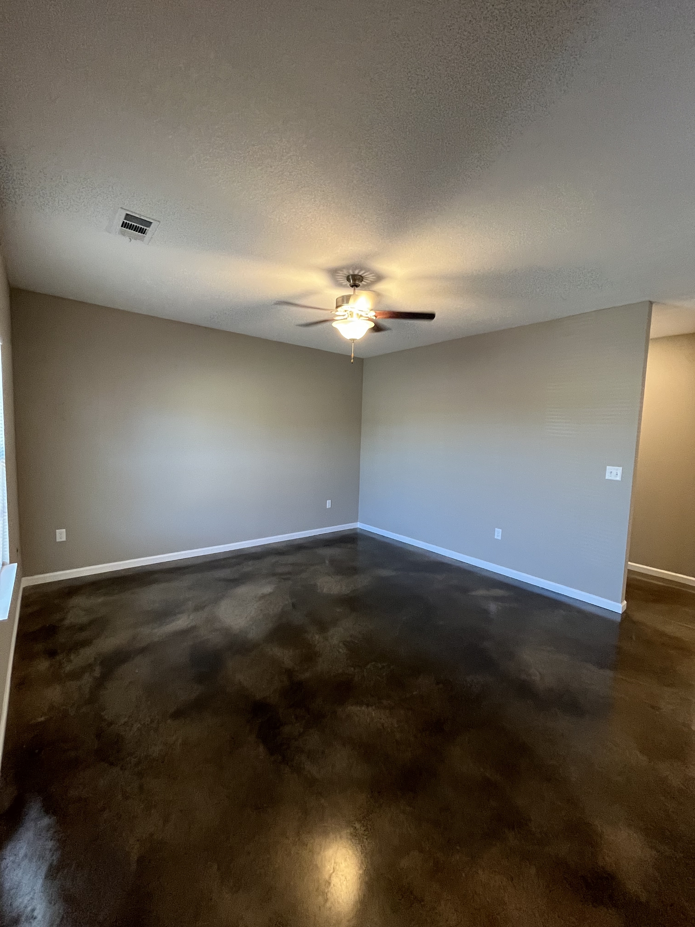 1504 Kathleen St - 2403